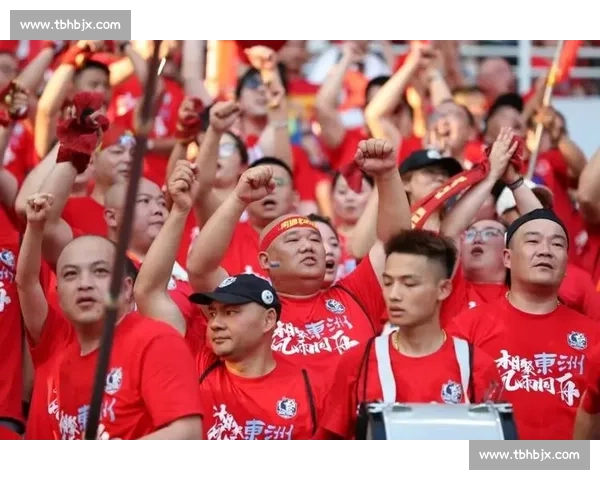 最红啦啦队出征苏超！激情助威点燃绿茵场